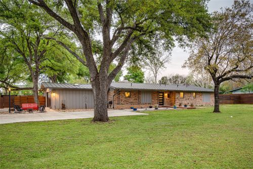 11 Sunset Trl, Sunset Valley, TX, 78745-2614 | Card Image