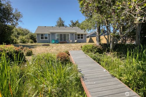 998 Point Brown Ave Se, Ocean Shores, WA, 98569-9659 | Card Image
