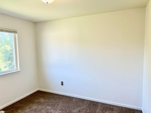 4907 Green Ct, Shelby Twp, MI, 48317-2408 | Card Image