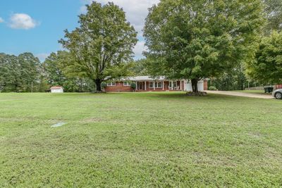 2261 Skyview Dr, House other with 3 bedrooms, 2 bathrooms and 2 parking in Centerville TN | Image 2