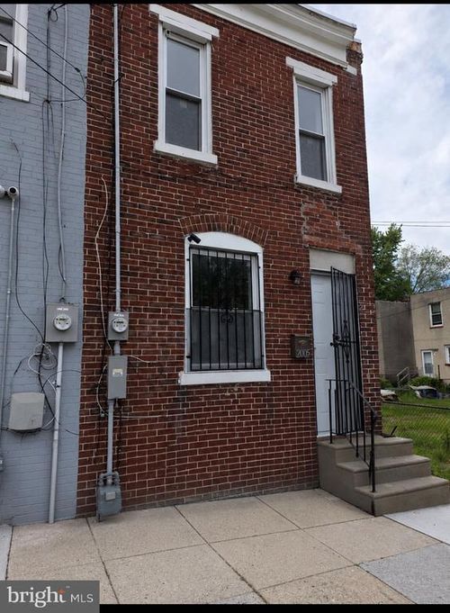 2005 S 9th St, CAMDEN, NJ, 08104-2321 | Card Image