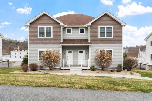 66-66 Oak St, Clinton, MA, 01510-3709 | Card Image