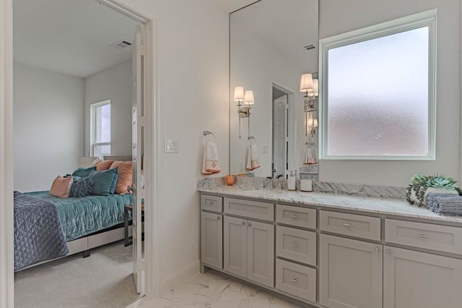 Owner's bathroom | Image 23