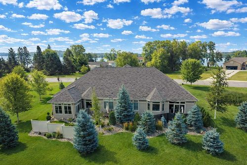 1904 Bridgeview Blvd, Detroit Lakes, MN, 56501-4806 | Card Image