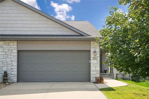 5519 Dostal Dr Sw, Cedar Rapids, IA, 52404-1211 | Card Image