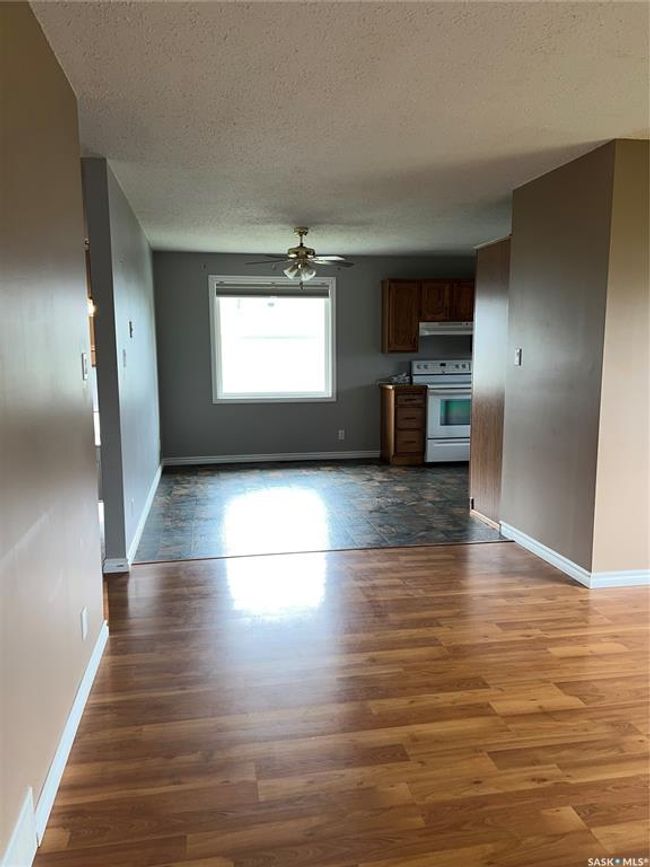 206 2 Nd St W, House other with 5 bedrooms, 2 bathrooms and 4 parking in Wilkie SK | Image 6