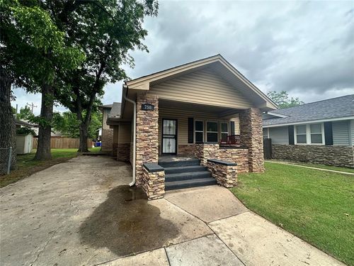 750 Jenkins Ave, Norman, OK, 73069-4910 | Card Image