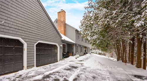 6818 Woodchuck Hill Rd, Fayetteville, NY, 13066-9759 | Card Image