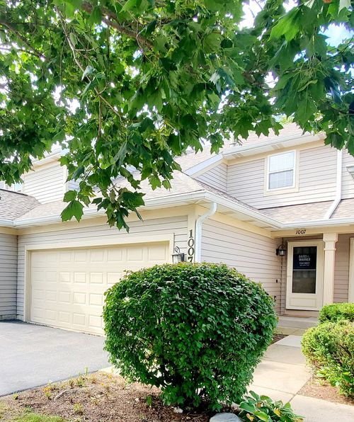 1007 Horizon Rdg, Lake In The Hills, IL, 60156-6126 | Card Image