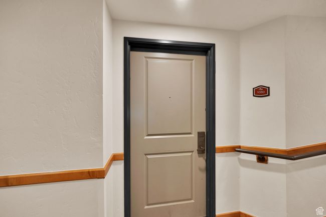 View of property entrance | Image 11