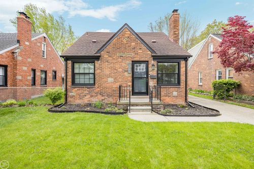22328 Trombly St, Saint Clair Shores, MI, 48080-1362 | Card Image