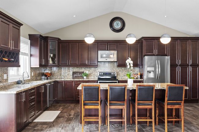 10 Brolley Cres, House other with 4 bedrooms, 4 bathrooms and 10 parking in Thornton ON | Image 9