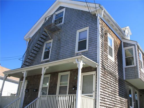 apt-2-15 Webster St, Newport, RI, 02840-6887 | Card Image