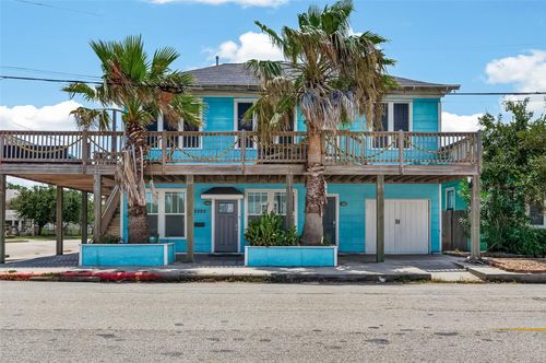 2223 33rd St, Galveston, TX, 77550-7672 | Card Image