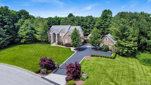 9 Tyler Ct, Mahopac, NY, 10541-2798 | Card Image