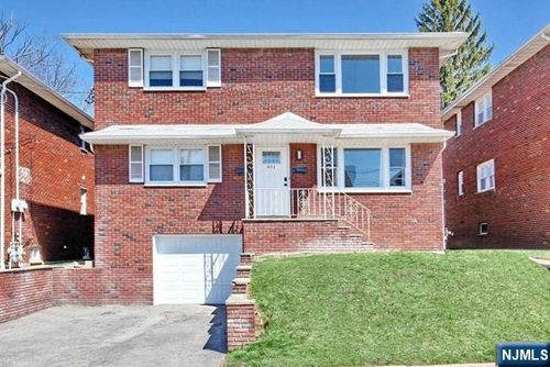 611 Kingsland Ave, Lyndhurst, NJ, 07071-2717 | Card Image