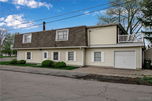 825 Payne Ave, North Tonawanda, NY, 14120-6742 | Card Image