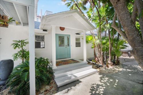 2211 Avenue C, BRADENTON BEACH, FL, 34217-2259 | Card Image