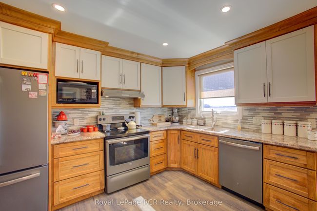 8715 Wellington Rd 7, House other with 4 bedrooms, 2 bathrooms and 10 parking in Palmerston ON | Image 15