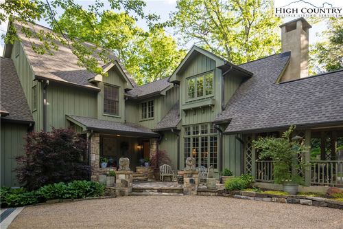 362 Wonderland Trl, Blowing Rock, NC, 28605-6377 | Card Image