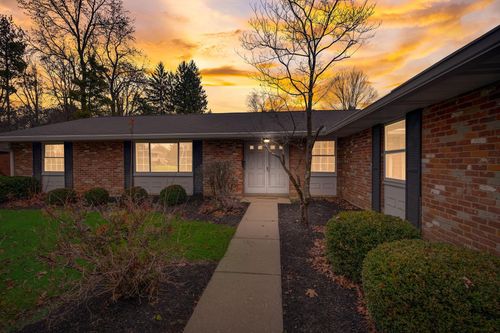 5548 Oak Valley Rd, Kettering, OH, 45440-2312 | Card Image