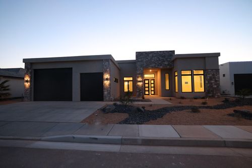 140-3736 S Mckenzie Ln, Washington, UT, 84780-2756 | Card Image