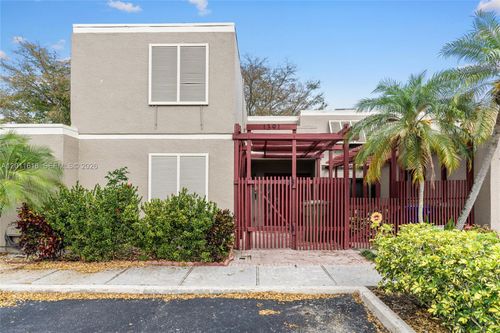 1391 W Fairway Rd, Pembroke Pines, FL, 33026-3000 | Card Image