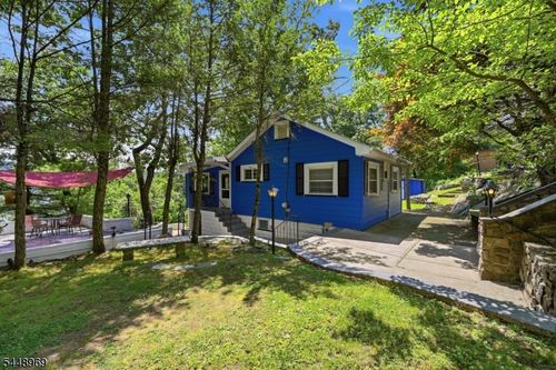 8 Stony Trl, Greenwood Lake, NY, 10925-4016 | Card Image