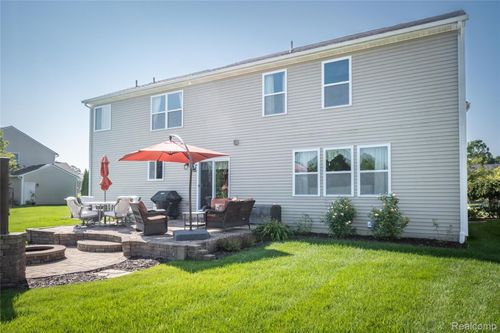 9081 Creekway Dr, Ypsilanti, MI, 48197-6047 | Card Image