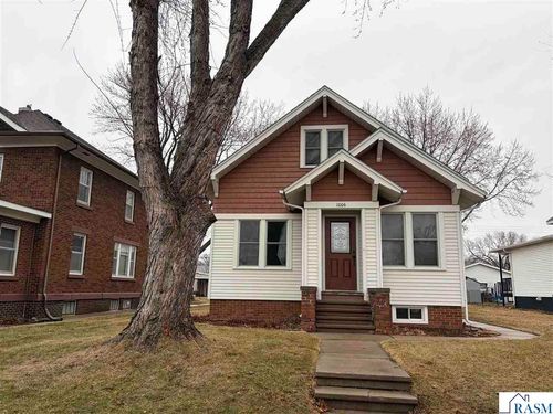 1006 N State St, New Ulm, MN, 56073-1348 | Card Image