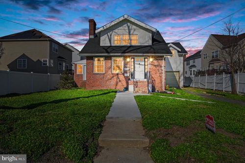 720 Kedron Ave, MORTON, PA, 19070-1617 | Card Image