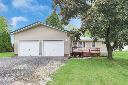 111 Greenbrier Dr, Byesville, OH, 43723-9601 | Card Image