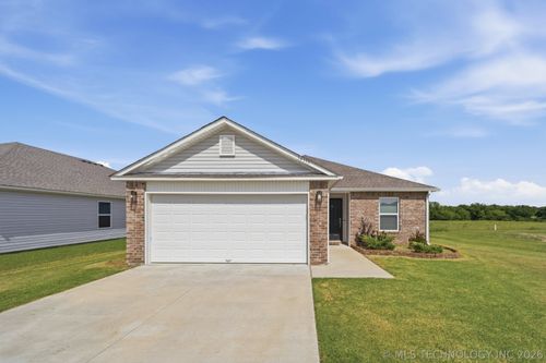 14313 N 76th East Ave, Collinsville, OK, 74021-4895 | Card Image