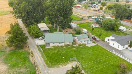 41406 S Finley Rd, Kennewick, WA, 99337-7578 | Card Image