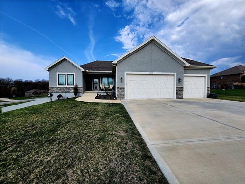 13405 Oakbrook Dr, Kearney, MO, 64060-8093 | Card Image