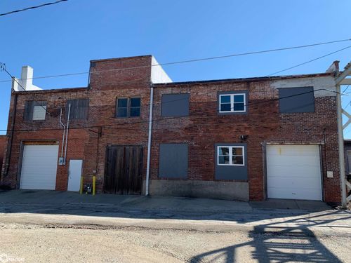 218 N Pine St, Creston, IA, 50801-2412 | Card Image