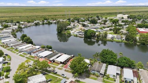 21671 S Heritage Circle, Pembroke Pines, FL, 33029 | Card Image