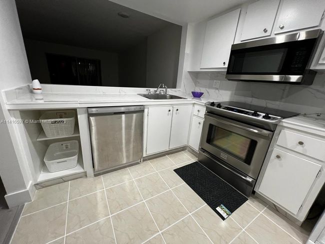 APT-303 - 6575 W Oakland Park Blvd, Condo with 2 bedrooms, 2 bathrooms and null parking in Lauderhill FL | Image 4
