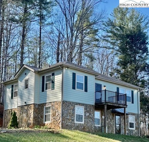 424 Mckinley Ridge Rd, Lansing, NC, 28643-9490 | Card Image
