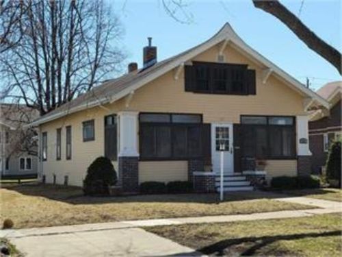 527 College Ave, Storm Lake, IA, 50588-1721 | Card Image