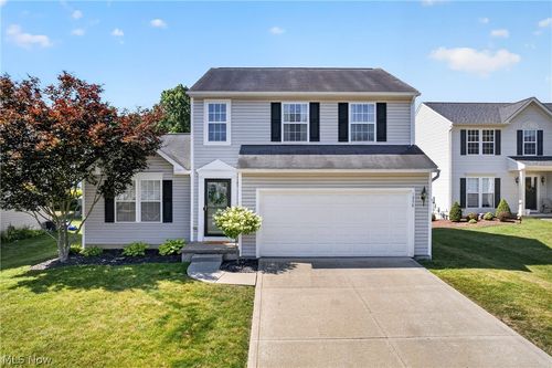 1938 Northgate Cir, Akron, OH, 44320-4227 | Card Image