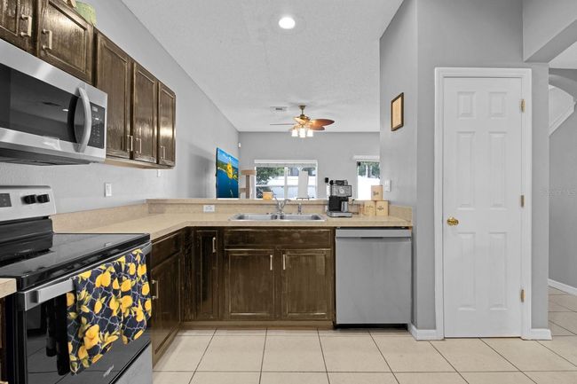 Kitchen | Image 12