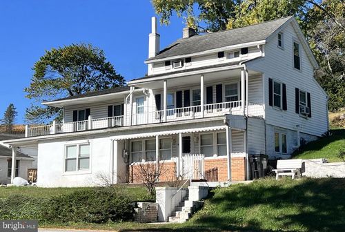 b-18 E Main St, NEW FREEDOM, PA, 17349-7902 | Card Image