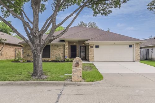 6111 Fern Meadow Rd, Arlington, TX, 76017-6431 | Card Image