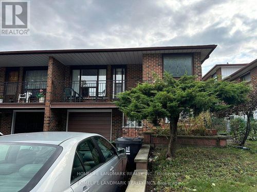 upper-31 Pawnee Ave, North York, ON, M2H3C6 | Card Image