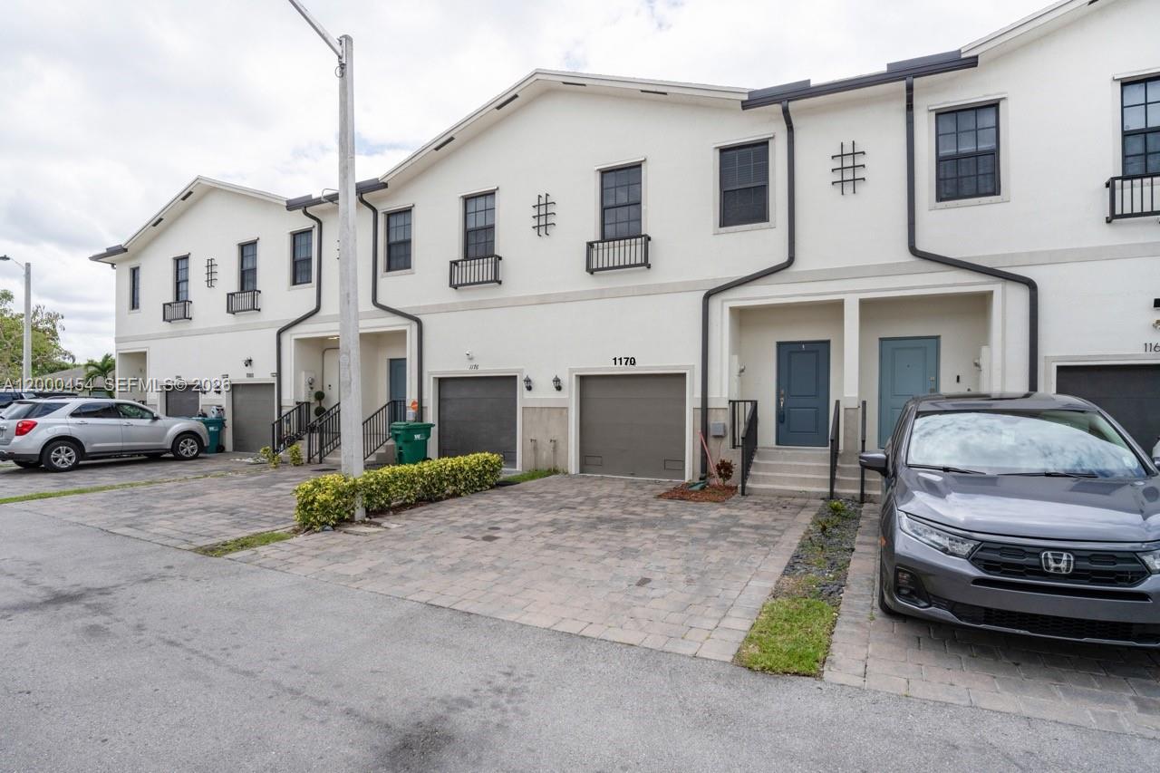 Residential in Florida City 3