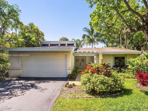 9055 Sw 78th Ct, Miami, FL, 33156-7538 | Card Image