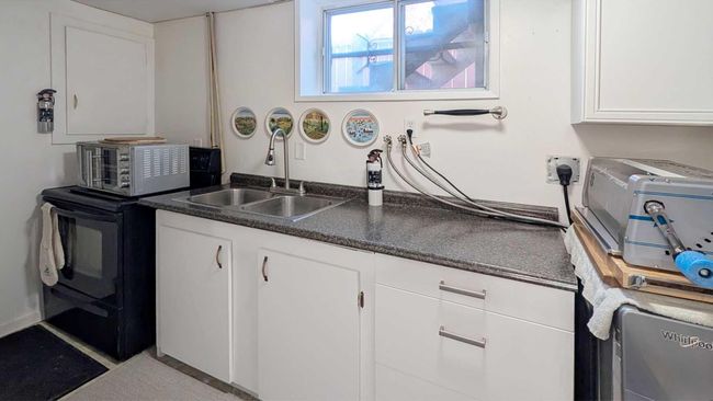 3503 Cedarille Drive Sw, House other with 5 bedrooms, 2 bathrooms and 2 parking in Calgary AB | Image 39