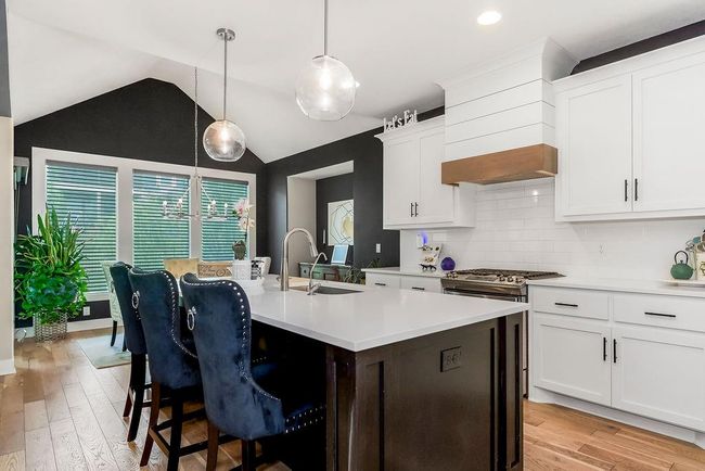 6614 Mccormick Dr, House other with 5 bedrooms, 5 bathrooms and null parking in Shawnee KS | Image 5