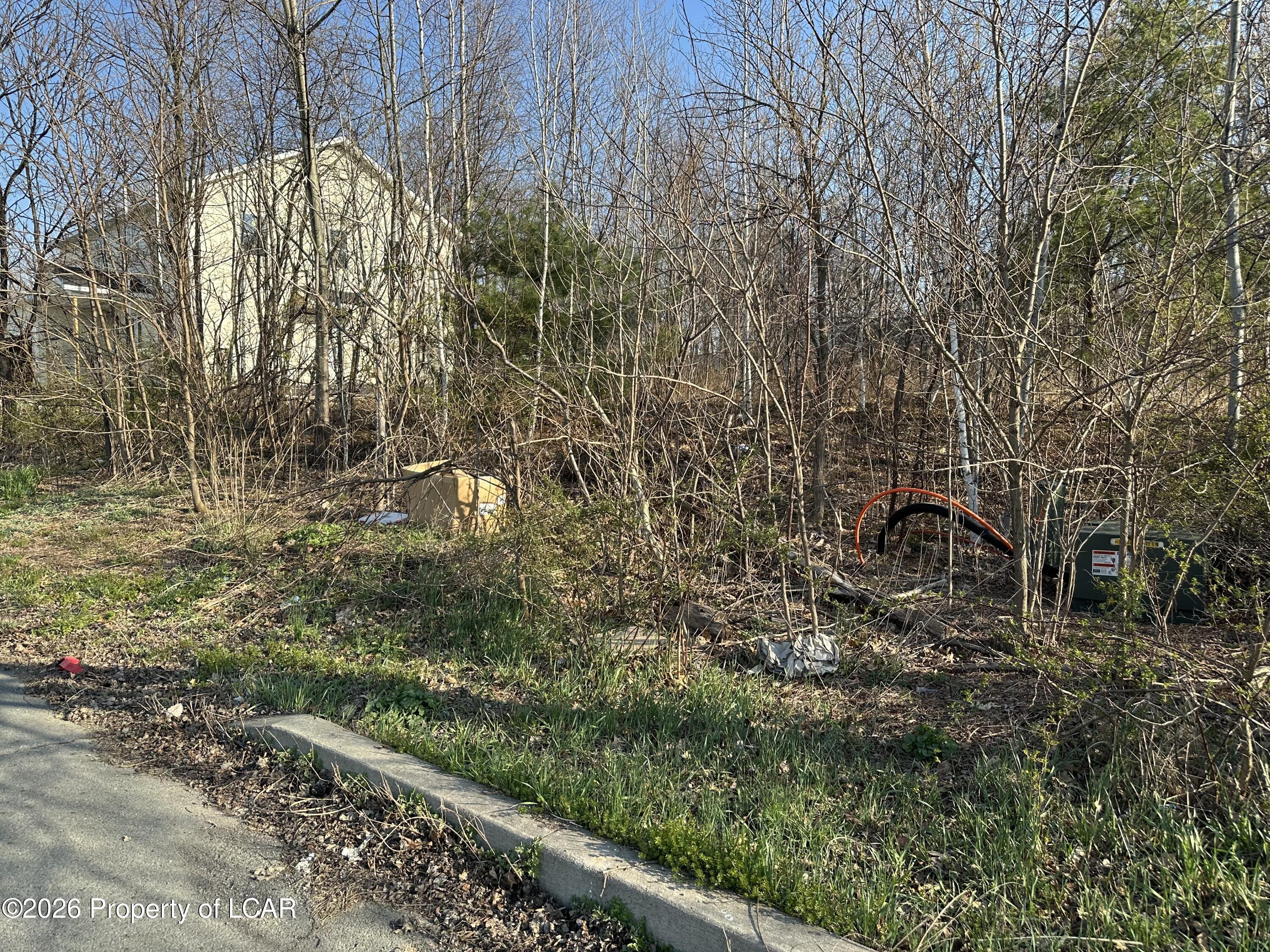 Land in Moosic 4
